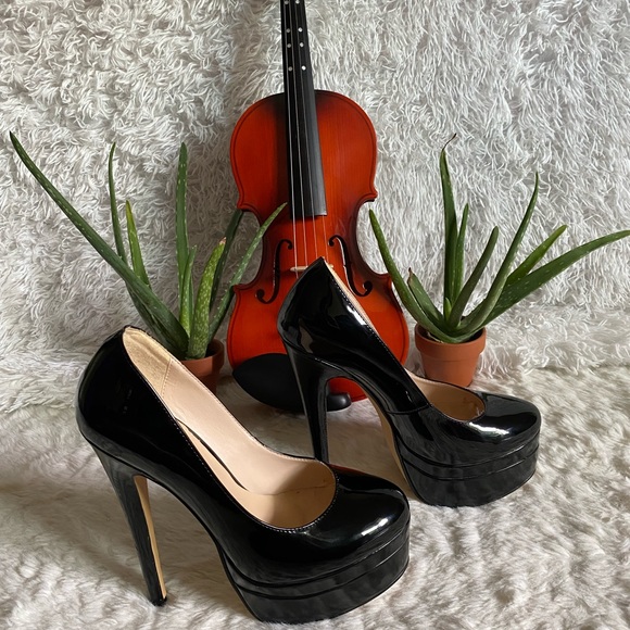 BLACK HIGH HEELED PUMP | 6+ Inches - Picture 8 of 9